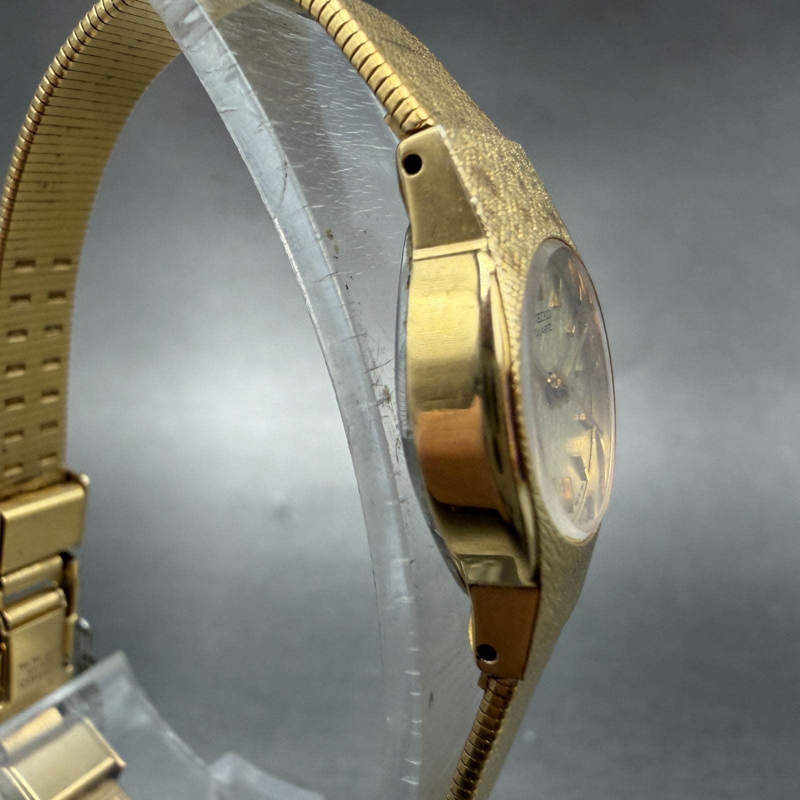 Seiko Watch Women 17mm Champagne Dial Gold Tone Round 2C21-0160 New Battery VTG3