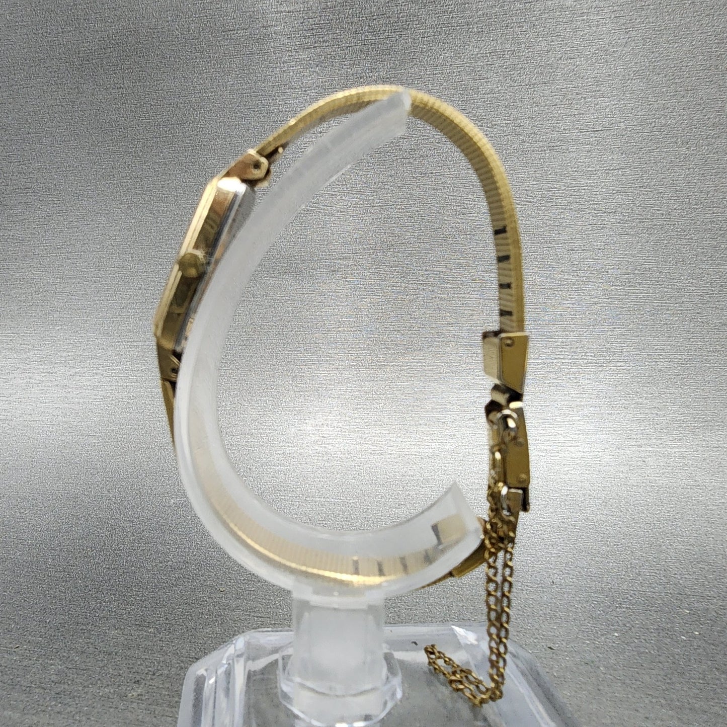 Seiko watch Women 13mm Champagne Dial Gold Tone Rectangle 2e205019 New Battery7