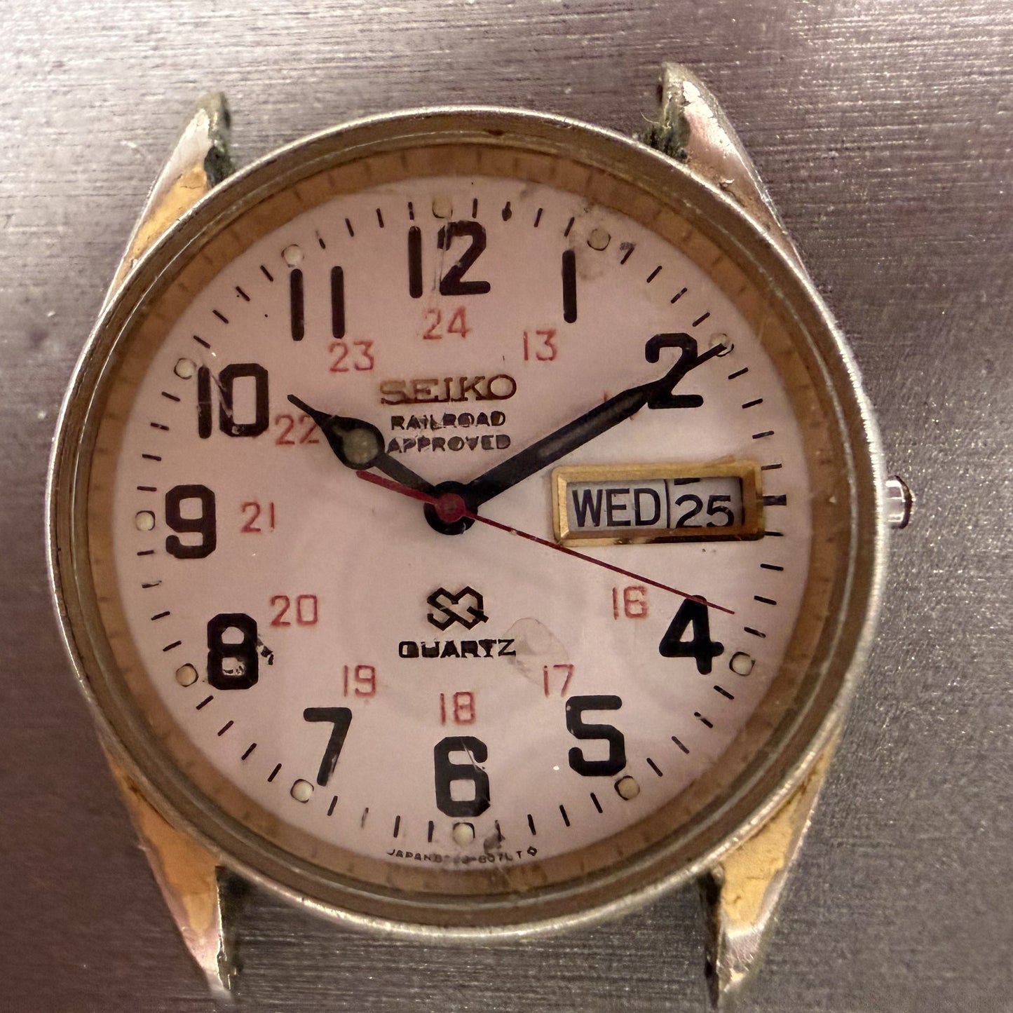 Seiko SQ Railroad Approved Watch Men 34mm White Dial Gold Tone Daydate VTG PARTS2