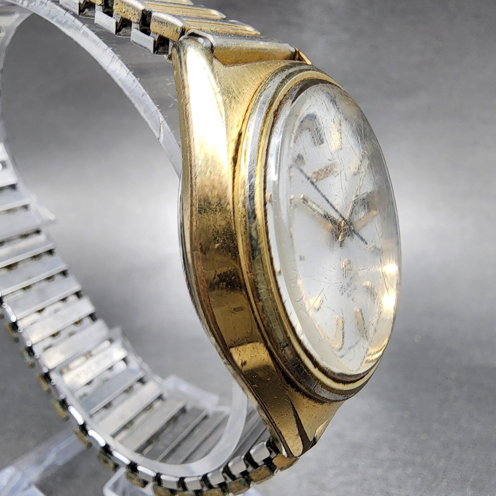Seiko SQ 4004 Watch Men 37mm Silver Dial Gold Tone Dadyate 09037009 PARTS4