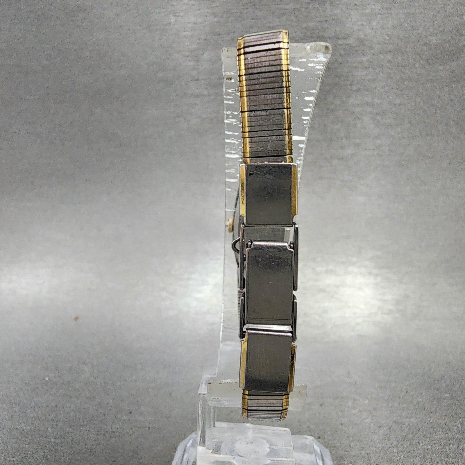 Seiko Tank Watch Women 13mm Silver Dial two Tone Rectangle 2e205139 New Battery7