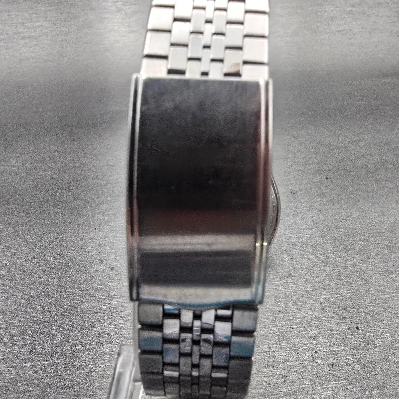 Seiko QT Watch Men 36mm Silver Dial Silver Tone Date Round 0822-8020 New Battery7