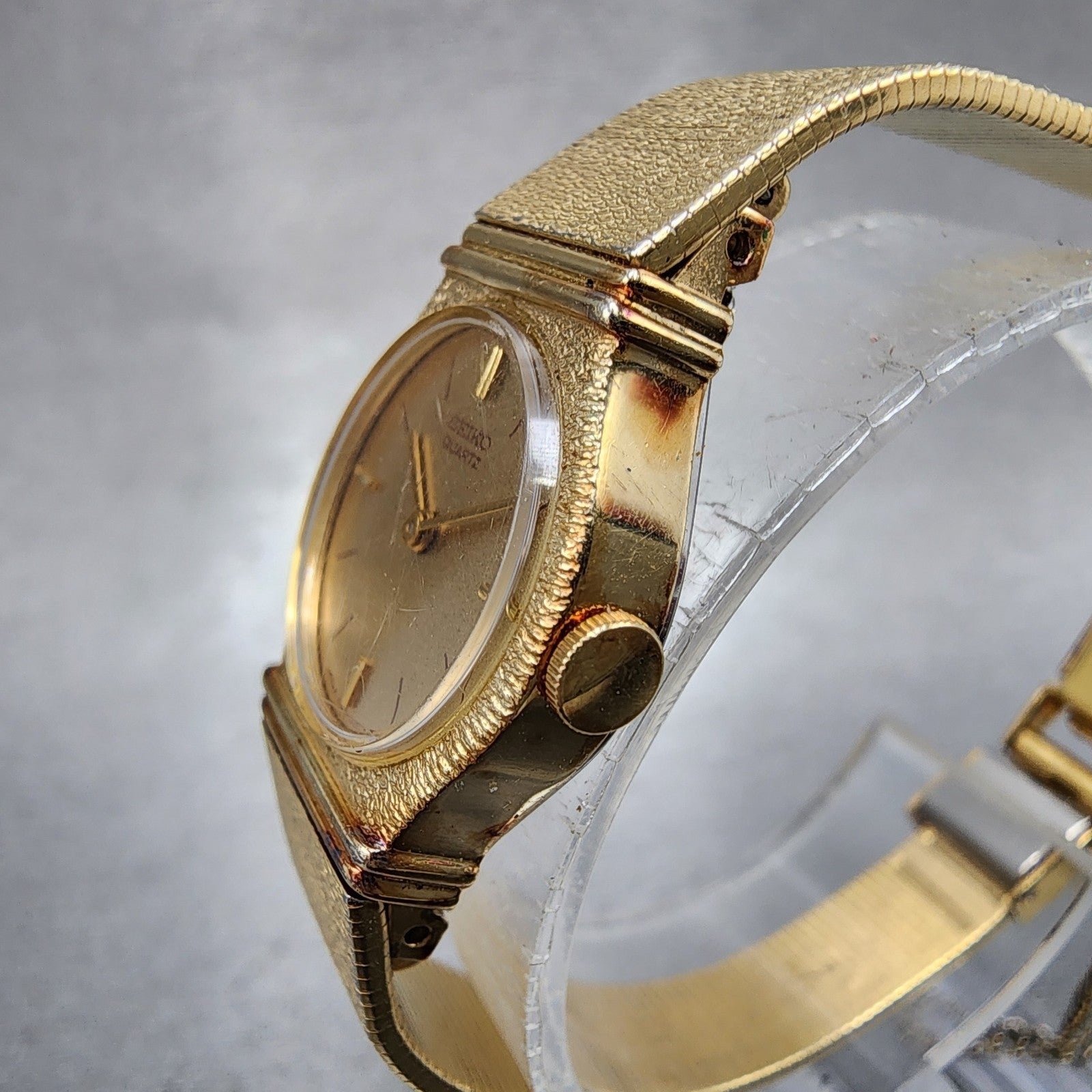 Seiko Watch Women 19mm Champagne Dial Gold Tone Round 14000750 New Battery2