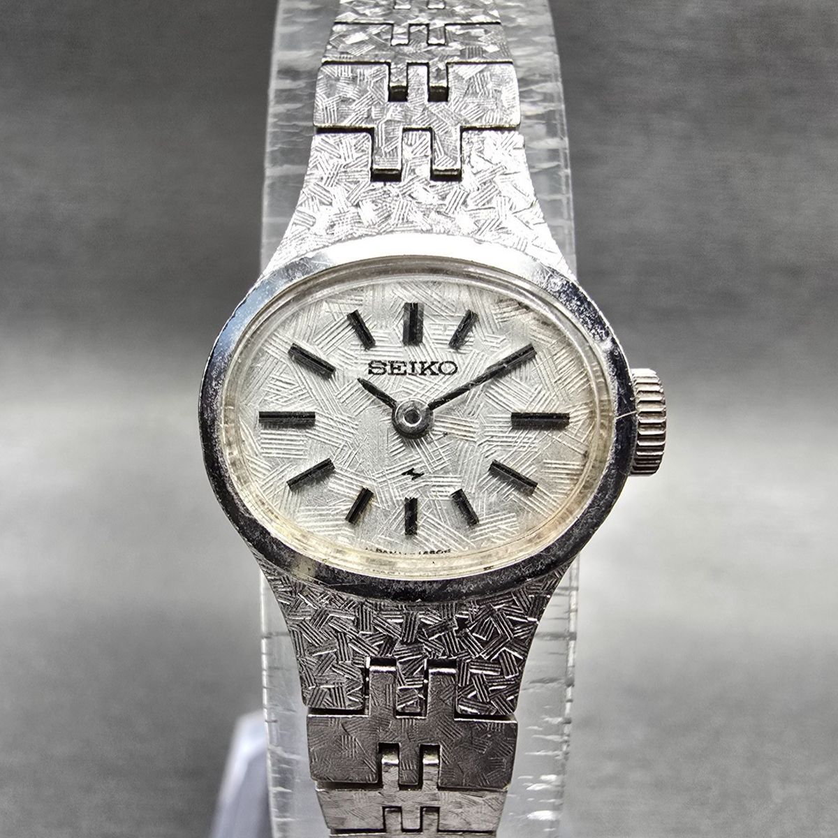 Seiko Watch Women 17mm Silver Dial Silver Tone Oval 11-7619 Manual Wind VTG JP0