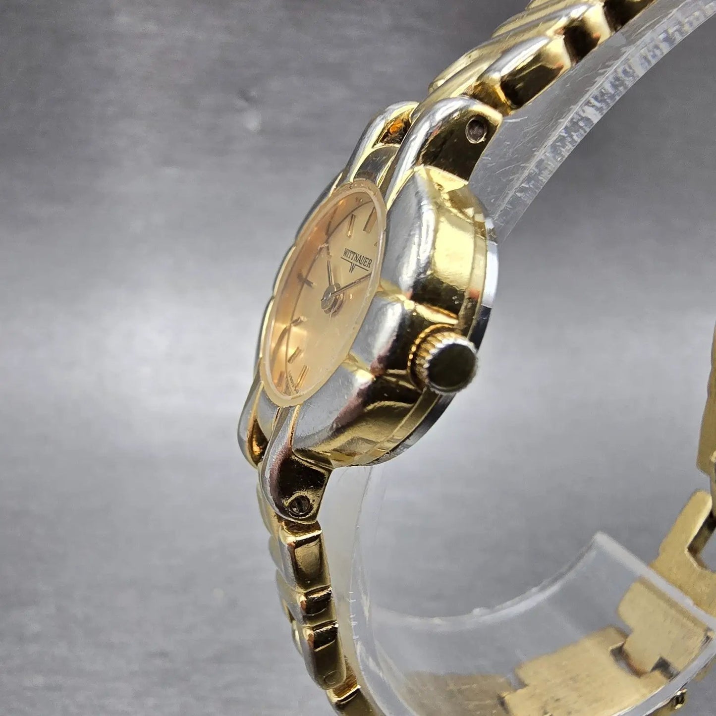 Wittnauer Watch Women 20mm Gold Dial Gold Tone Round 5784 New Battery Vintage2