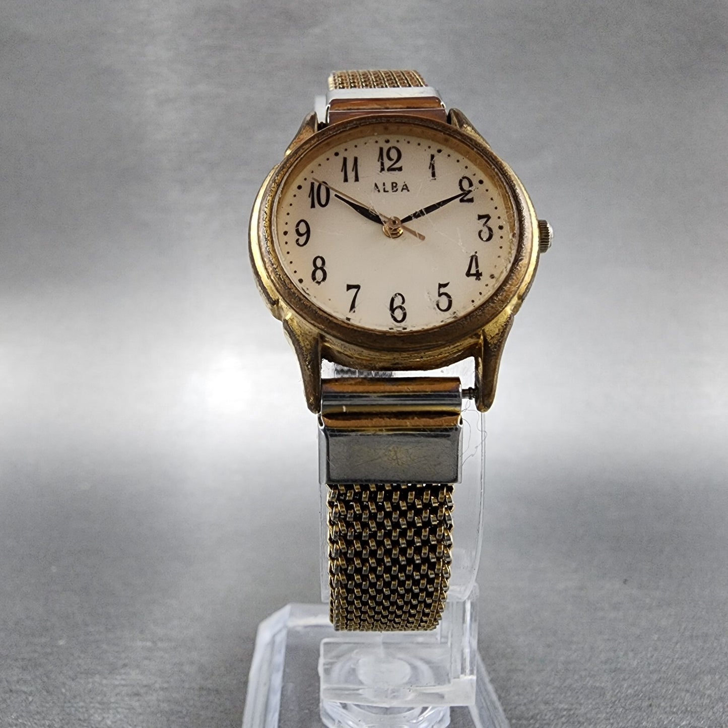 Seiko ALBA Watch Women 26mm Cream Dial Gold Tone Round V501-0ET0 New Battery