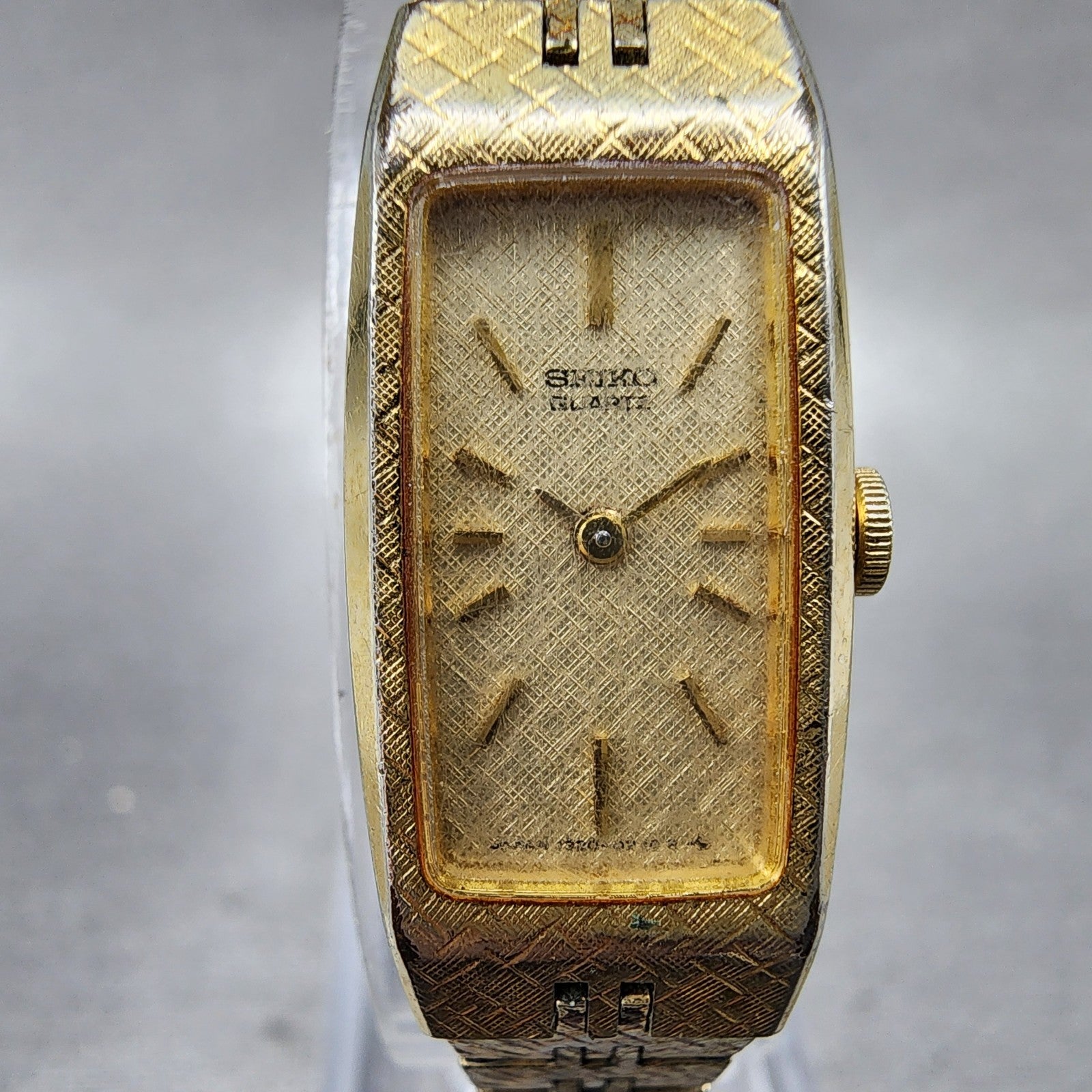 Seiko Tank Watch Women 13mm Champagne Dial Gold Tone 13205229 New Battery1