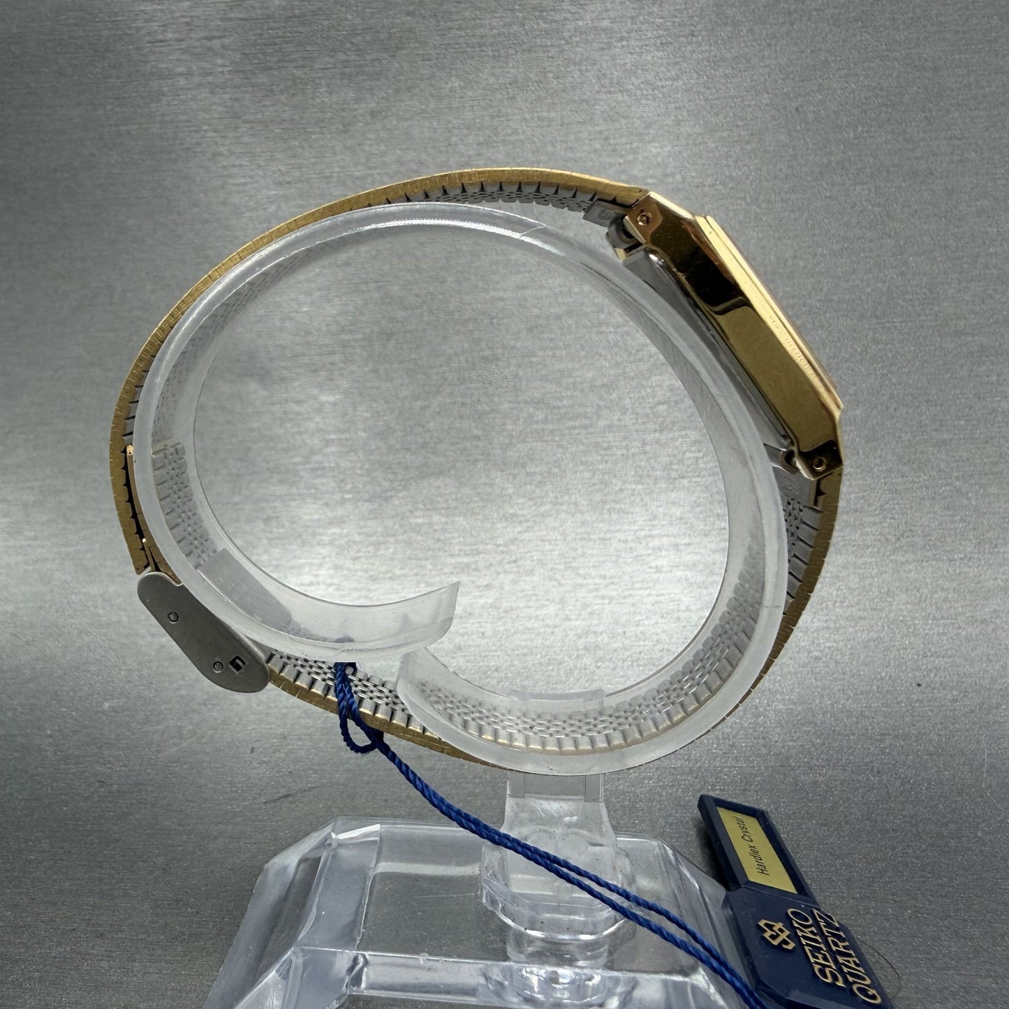 Seiko Tank Watch Women 20mm Gold Dial Gold Tone Rectangle 8Y215029 New Batt NOS8