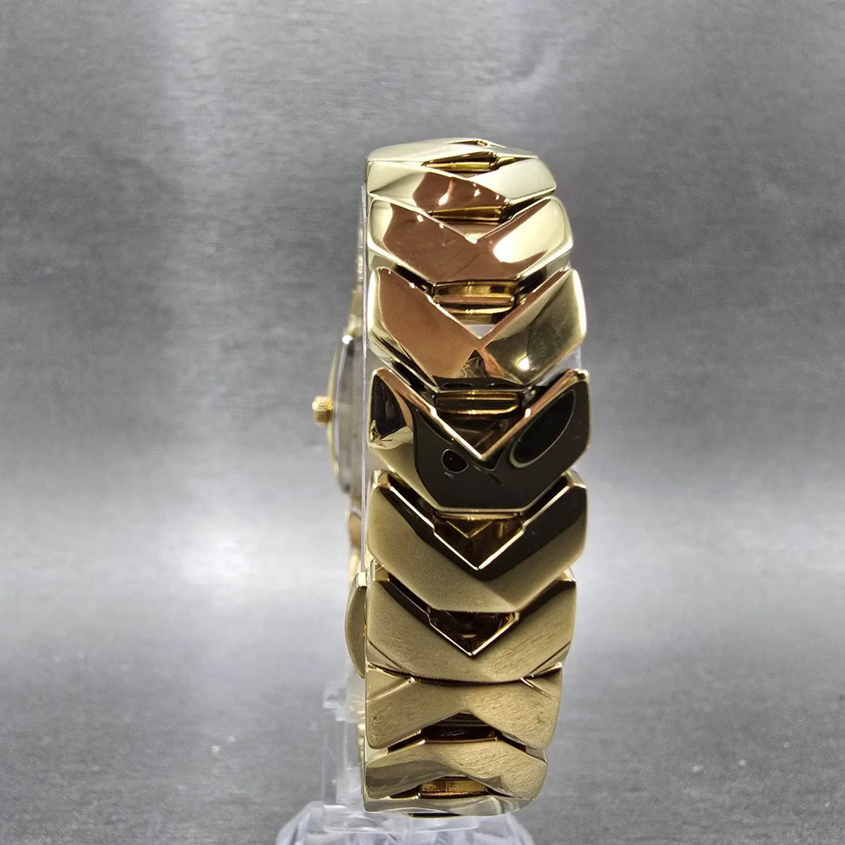 Bulova Classic Watch Women 23mm MOP Dial Gold Tone Rectangle 97L183 New Battery8
