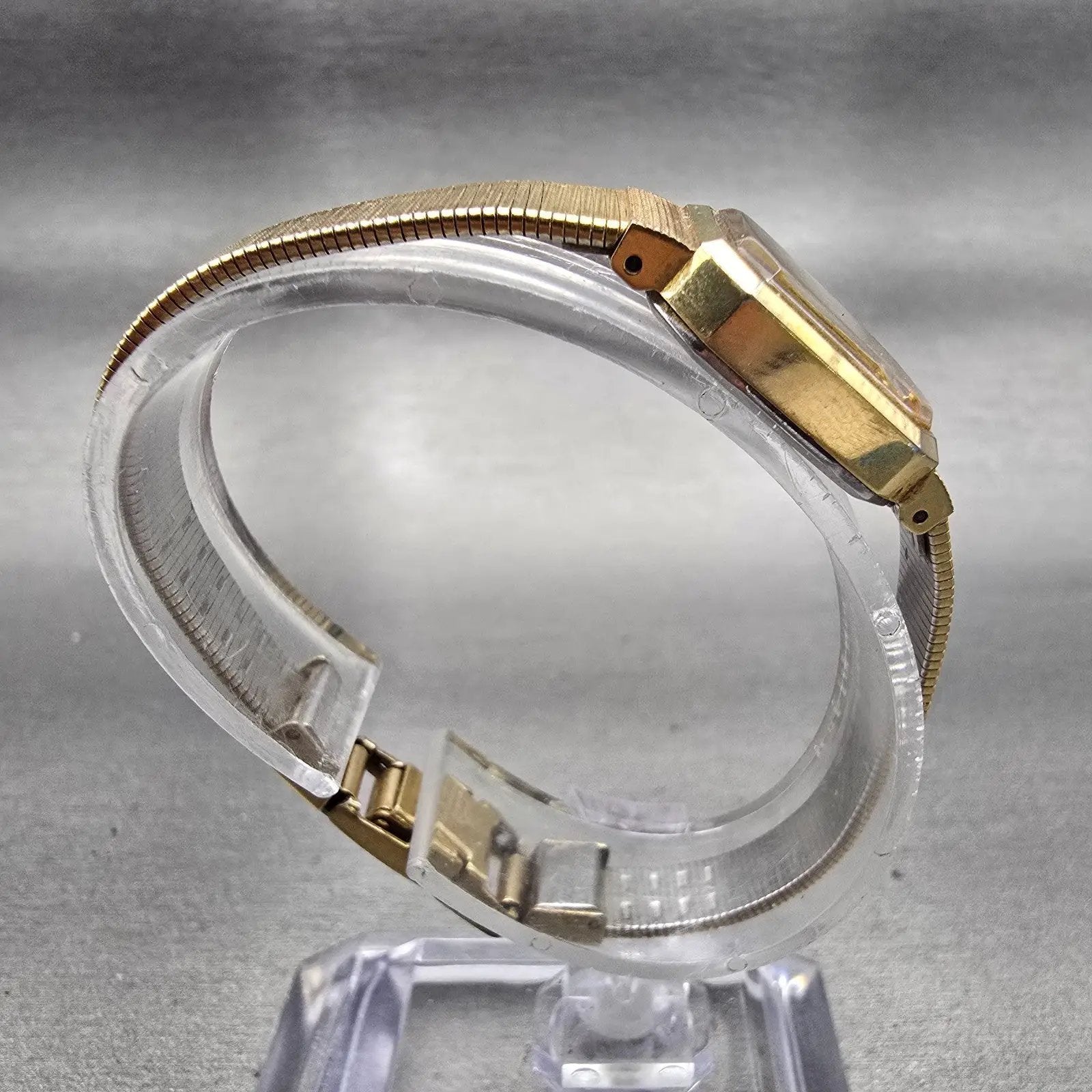 Seiko Watch Women 16mm Black Dial Gold Tone Rectangle 2B20-5019 New Battery VTG8
