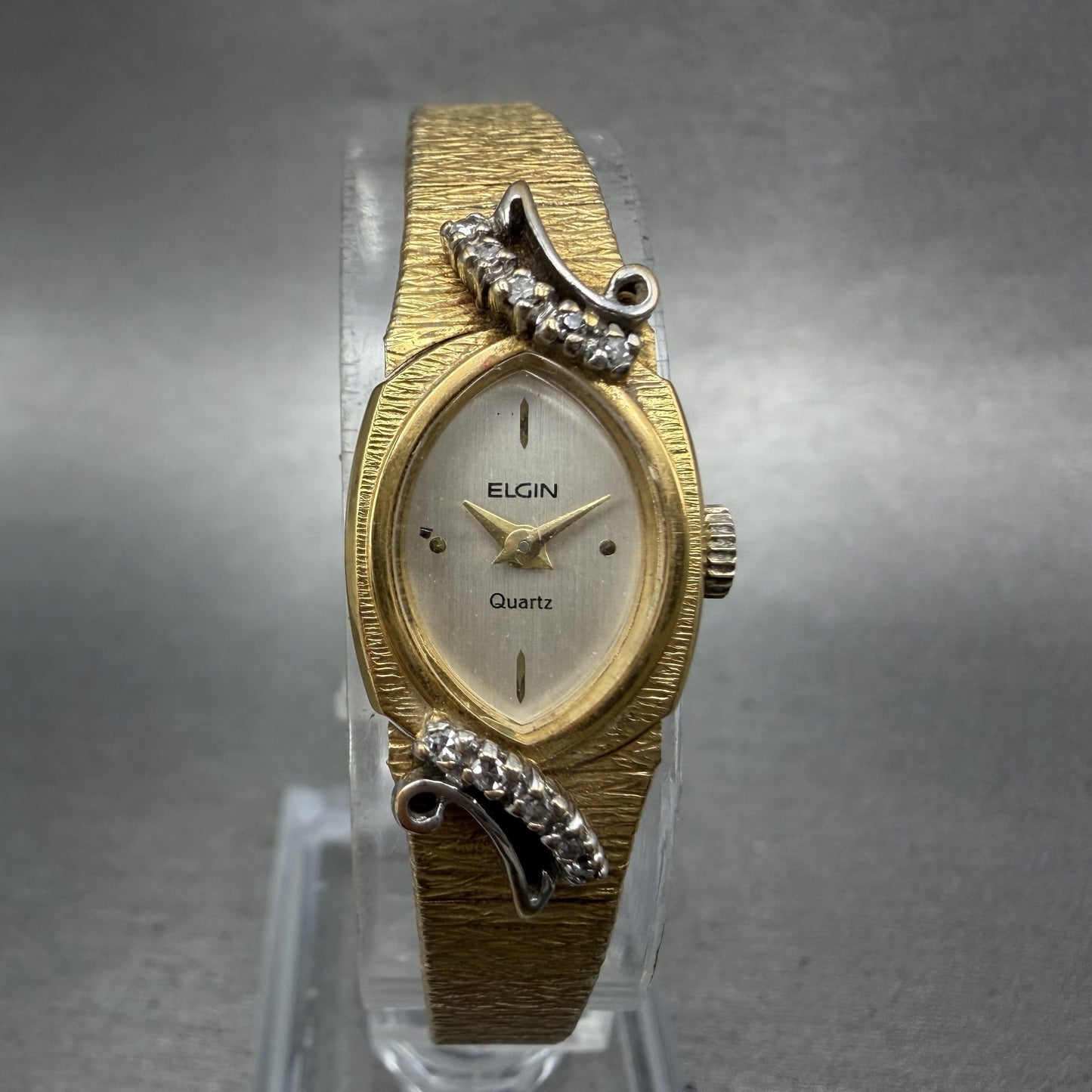 Elgin Watch Women 14mm Silver Dial Gold Tone Oval Diamond Accents New Battery0