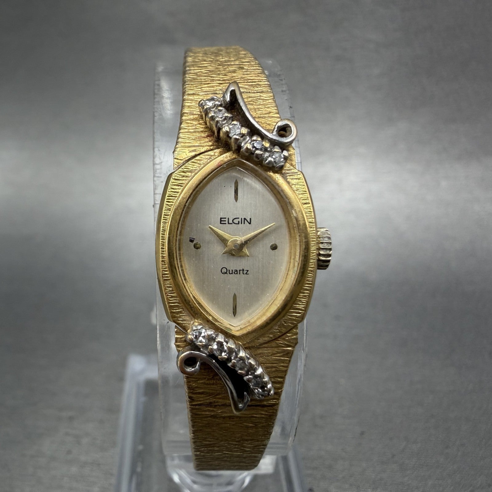 Elgin Watch Women 14mm Silver Dial Gold Tone Oval Diamond Accents New Battery0