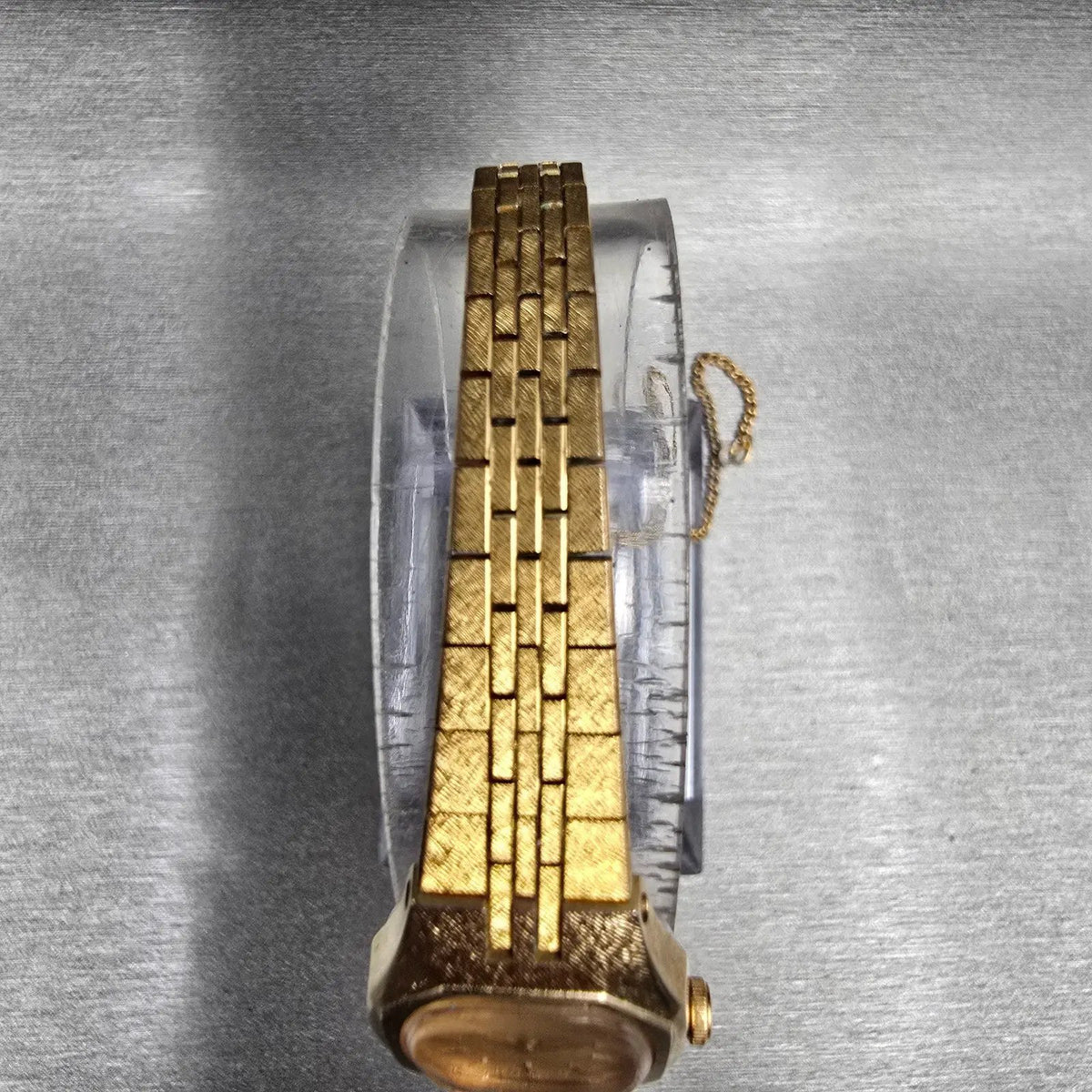Seiko Watch Women 16mm Gold Dial Gold Tone Oval 2C20-5749 New Battery Vintage JP4