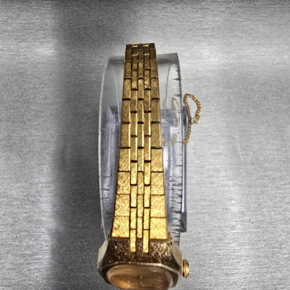 Seiko Watch Women 16mm Gold Dial Gold Tone Oval 2C20-5749 New Battery Vintage JP4