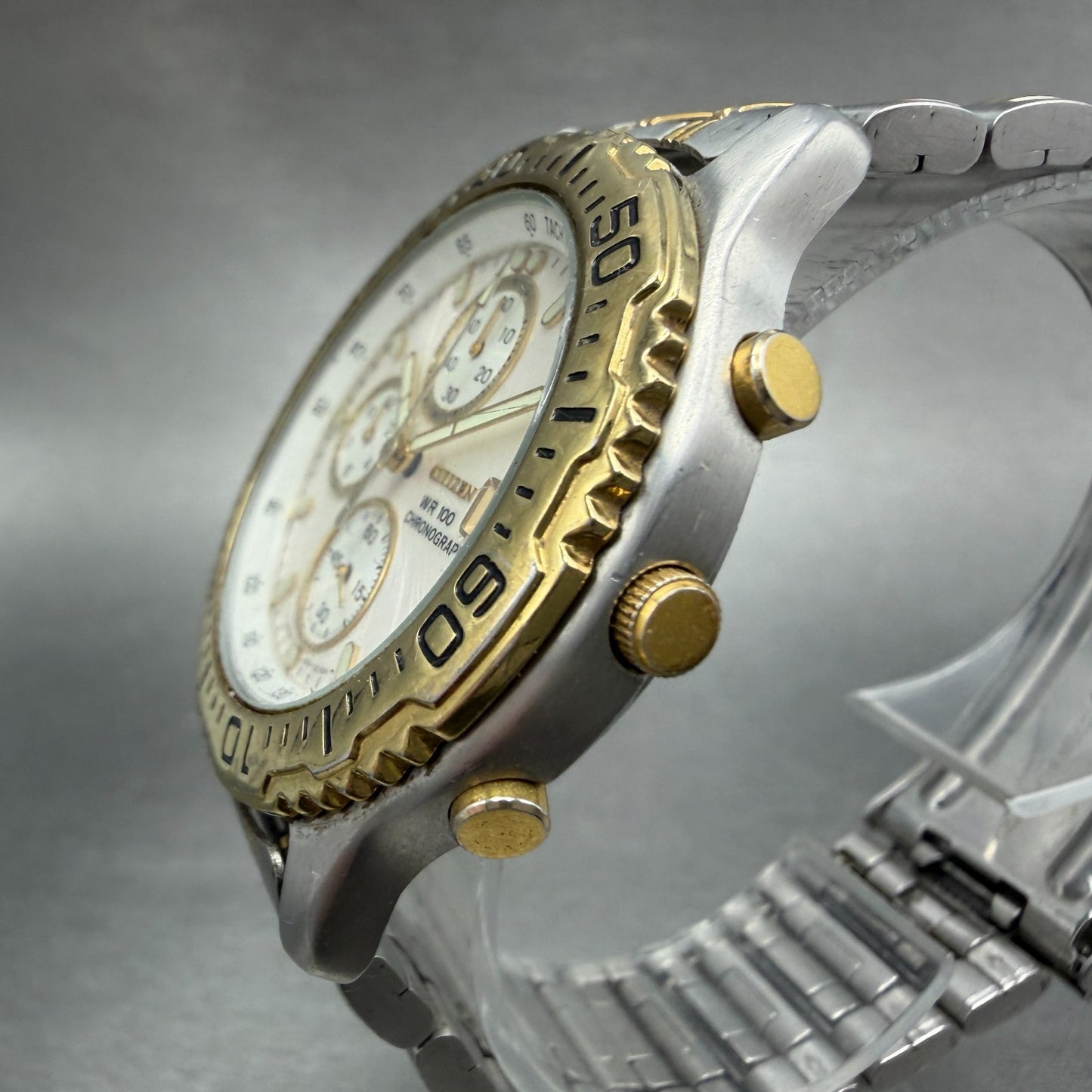 Citizen Chronograph Watch Men 40mm White Dial Two Tone Date Round New Battery2