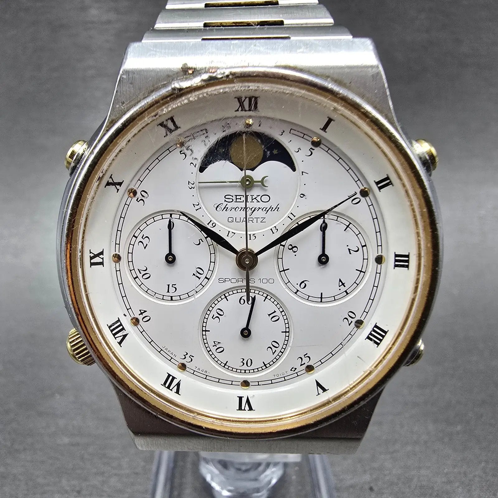 Seiko Chronograph Moon Phase Watch Men 39mm White Dial Two Tone Date New Battery0