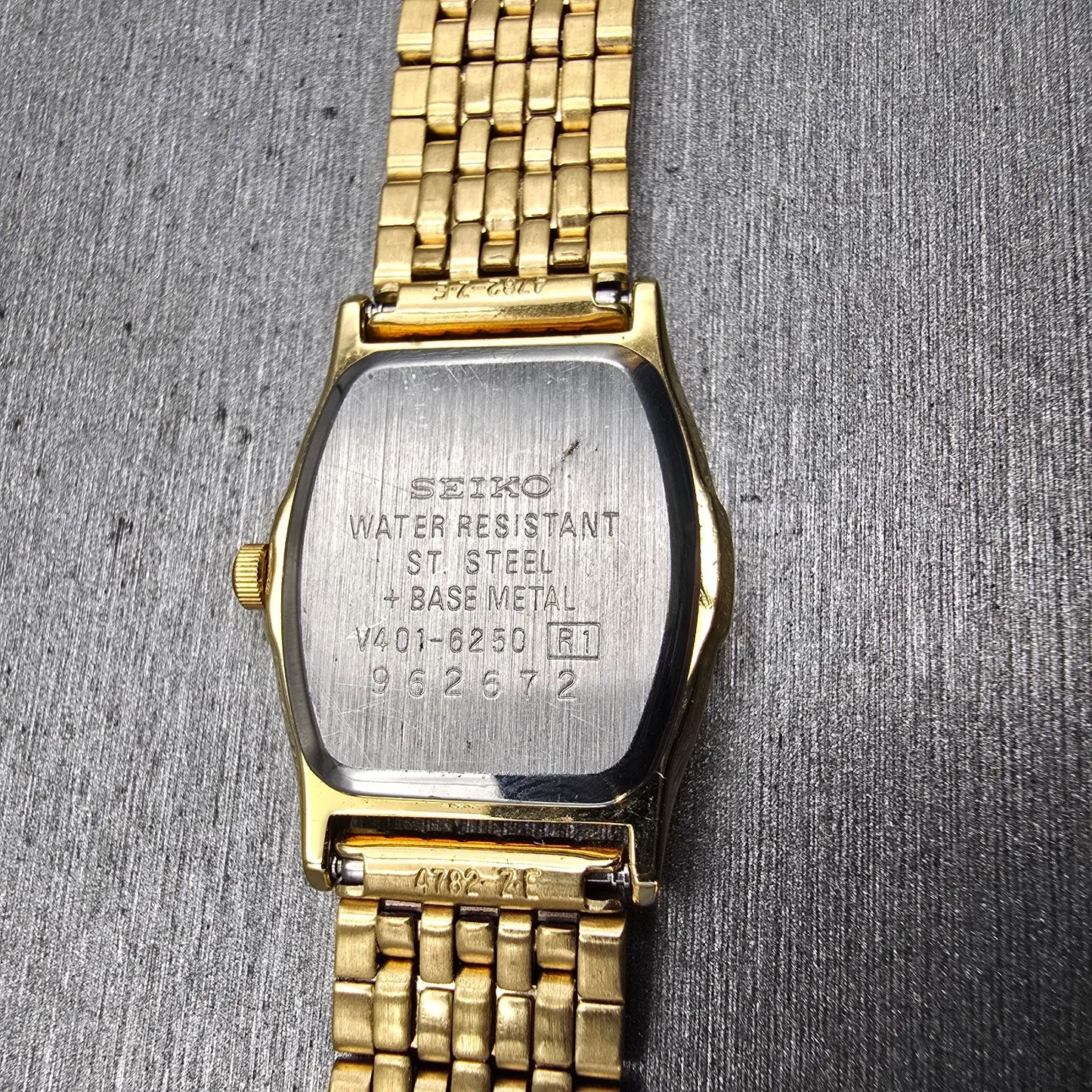 Seiko Watch Women 20mm Silver Dial Gold Tone Oval V401-6250 New Battery Vintage10