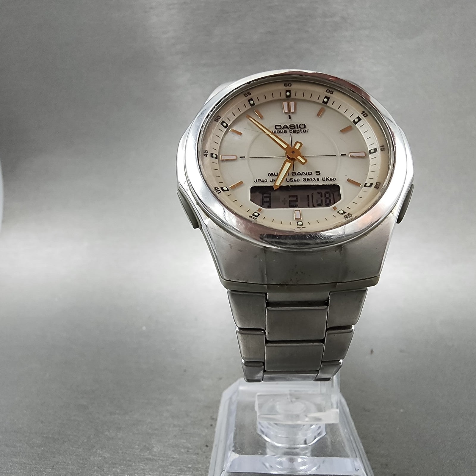 Casio Wave Ceptor Solar Watch Men 41mm White Dial Analog Digital Steel Runs5