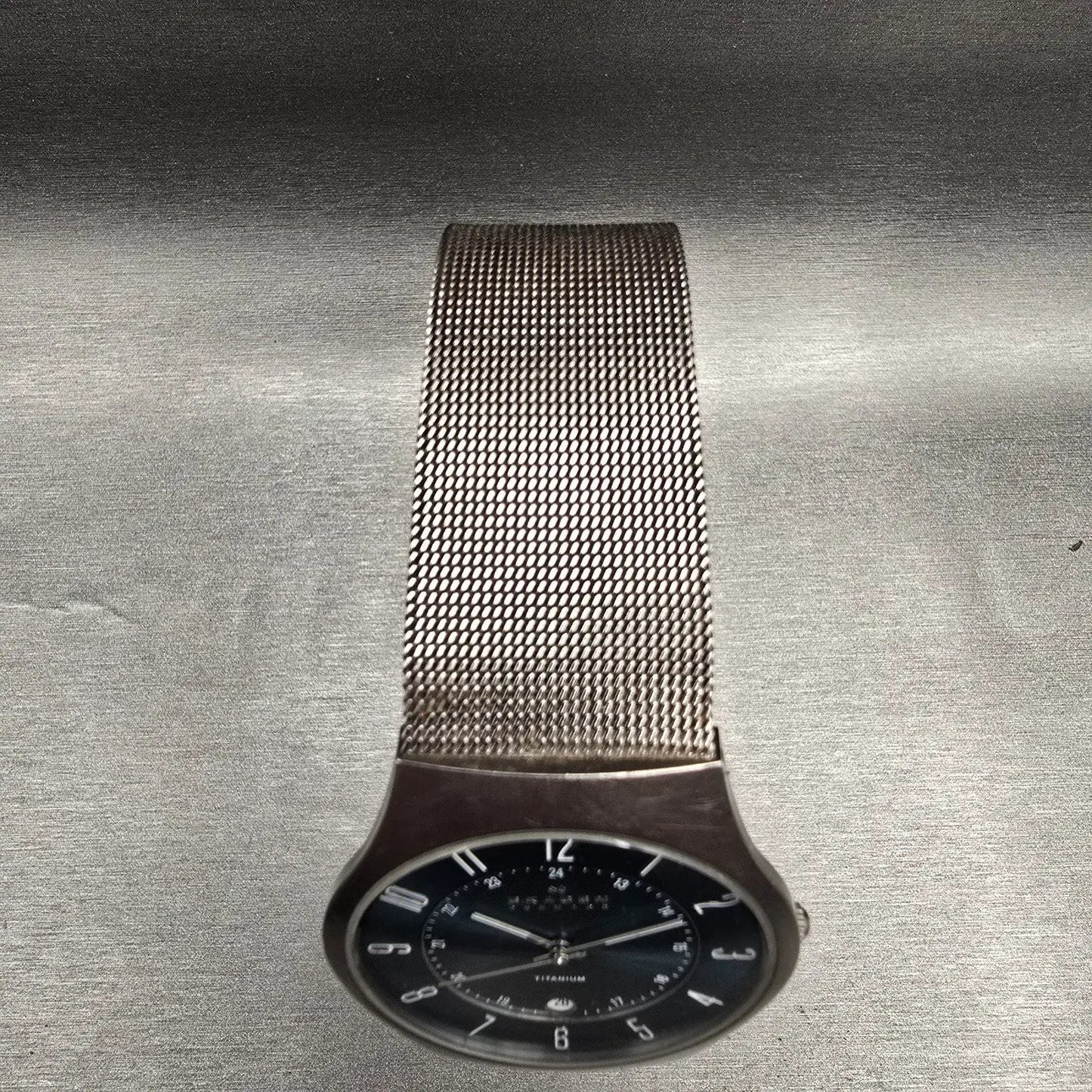 Skagen Watch Men 37mm Blue Dial Titanium Date Round 233XLTTN Mesh Band New Batt4