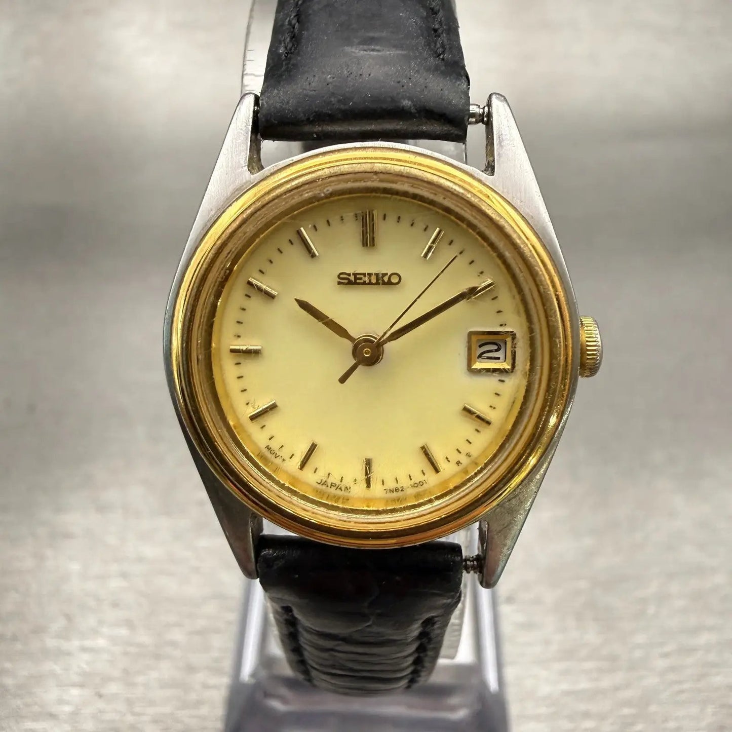 Seiko Watch Women 24mm Luminous Dial Two Tone Date Round 7N82-0399 New Battery0