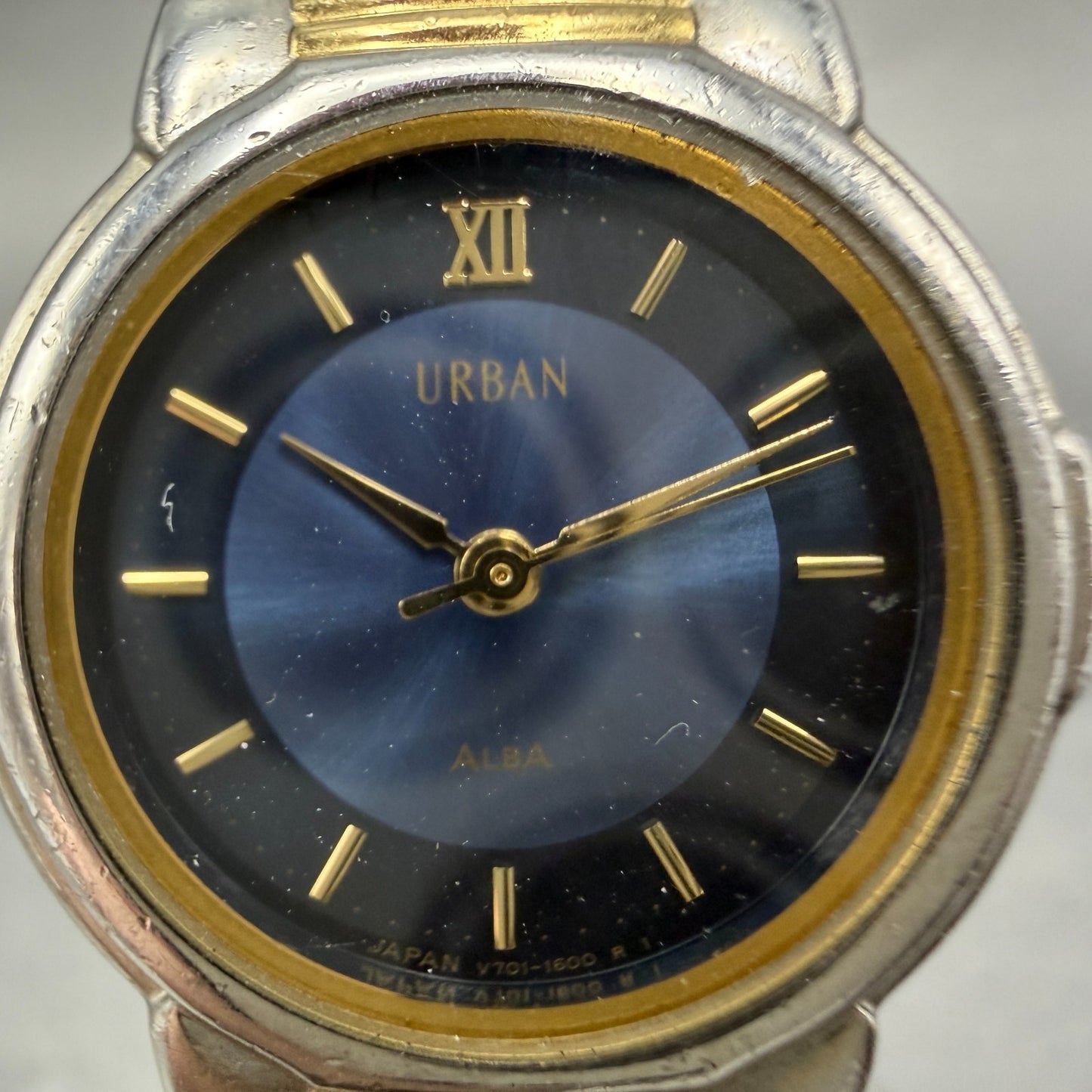 Seiko Alba Urban Watch Women 24mm Blue Dial Two Tone Round V701-1450 New Battery1