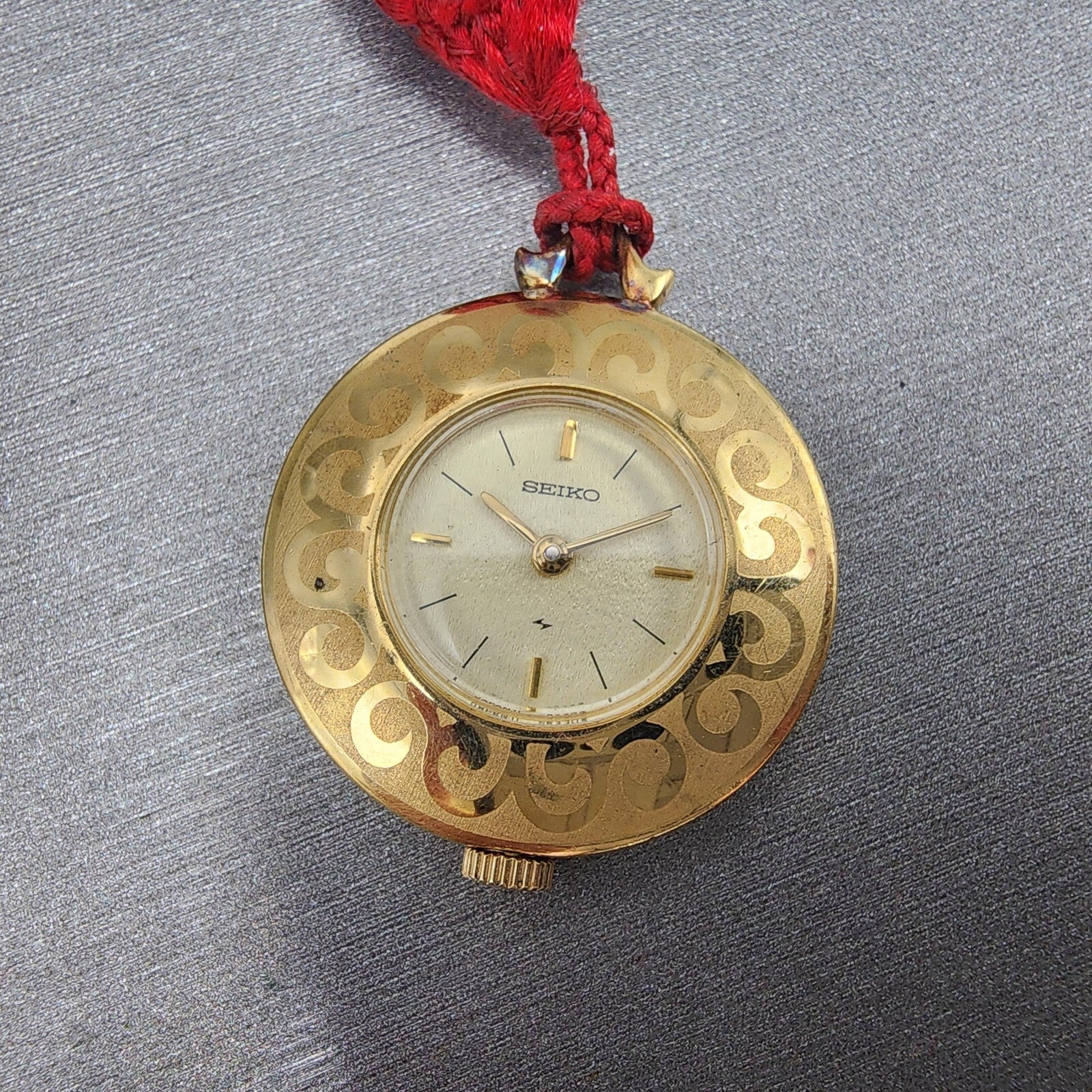 Seiko Pendent Watch Women 26mm Champagne Dial Gold Tone Round Manual Wind Runs7