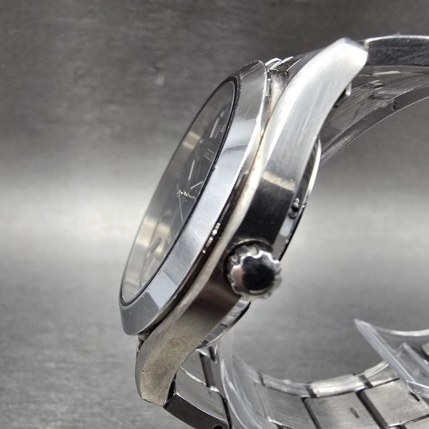Seiko Solar Watch Men 37mm Black Dial Silver Tone Daydate Round V158-0AB0 Runs2