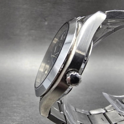 Seiko Solar Watch Men 37mm Black Dial Silver Tone Daydate Round V158-0AB0 Runs2