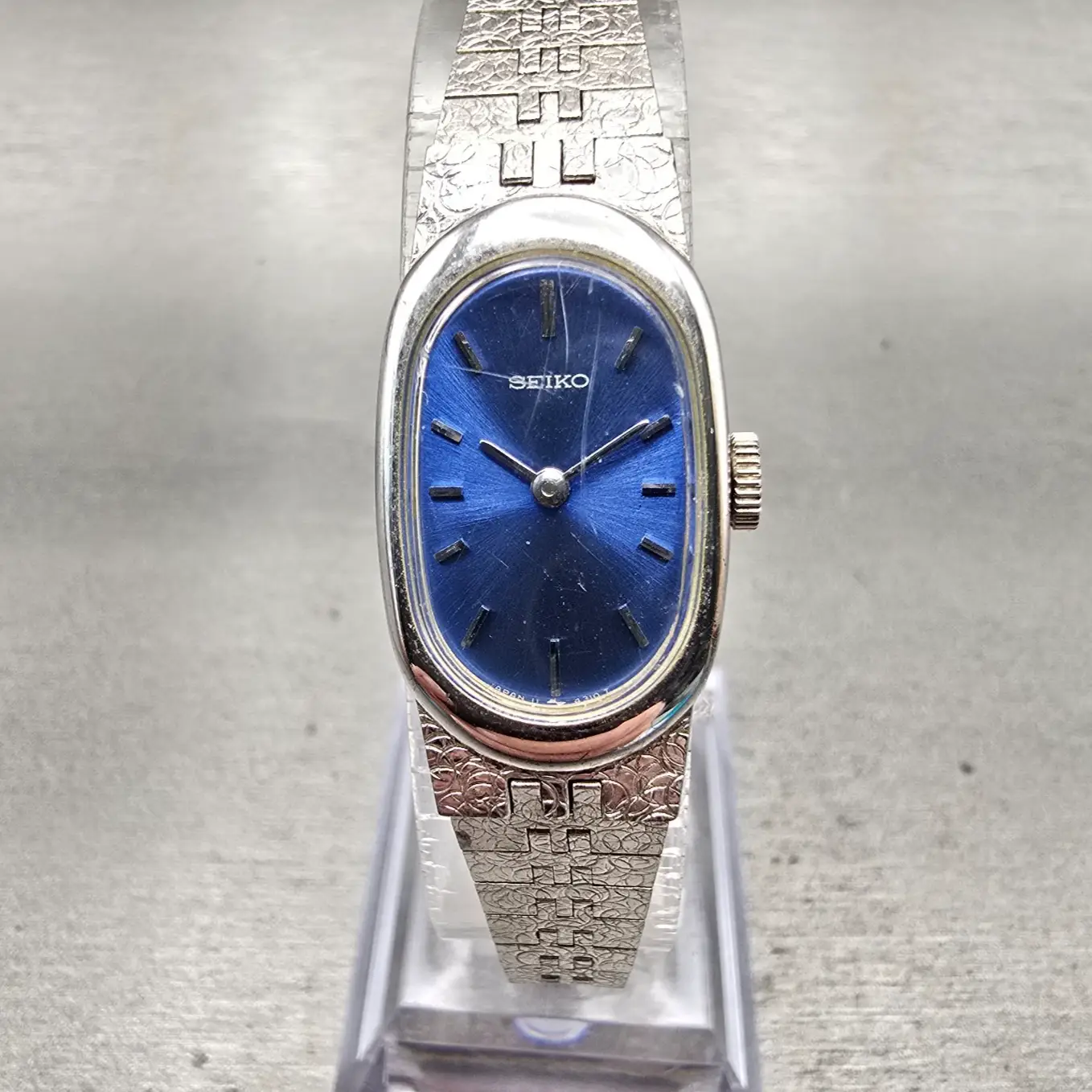 Seiko Watch Women 15mm Blue Dial Silver Tone Oval 11-8309 Manual Wind Vintage0