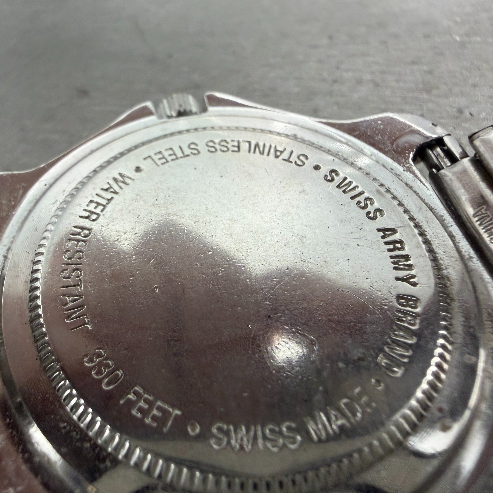 Swiss Army Victorinox Watch Men 39mm White Dial Two Tone Date Round PARTS VTG10