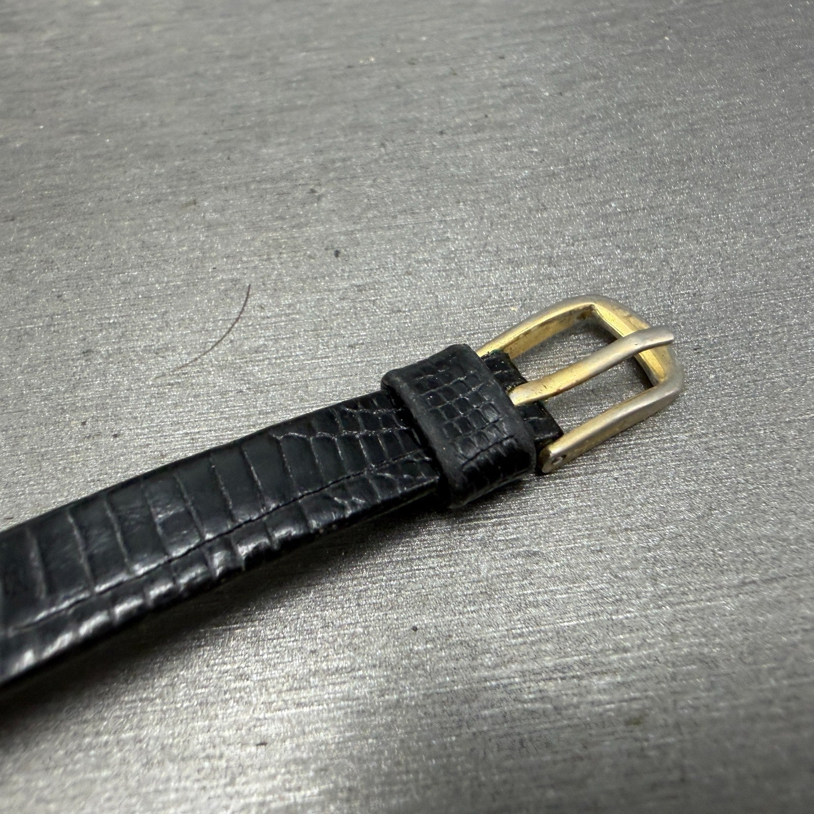 Gucci 2000L Watch Women 22mm Black Dial Gold Plated Round New Battery VTG LKASDT6