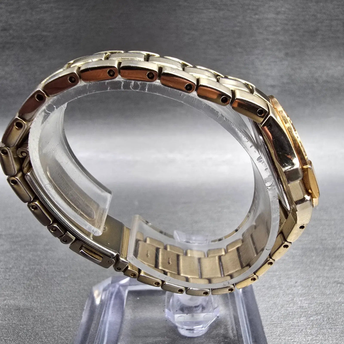 Seiko Coutura Watch Women 26mm MOP Dial Gold Date Diamonds 7N82-0CG0 New Batt8