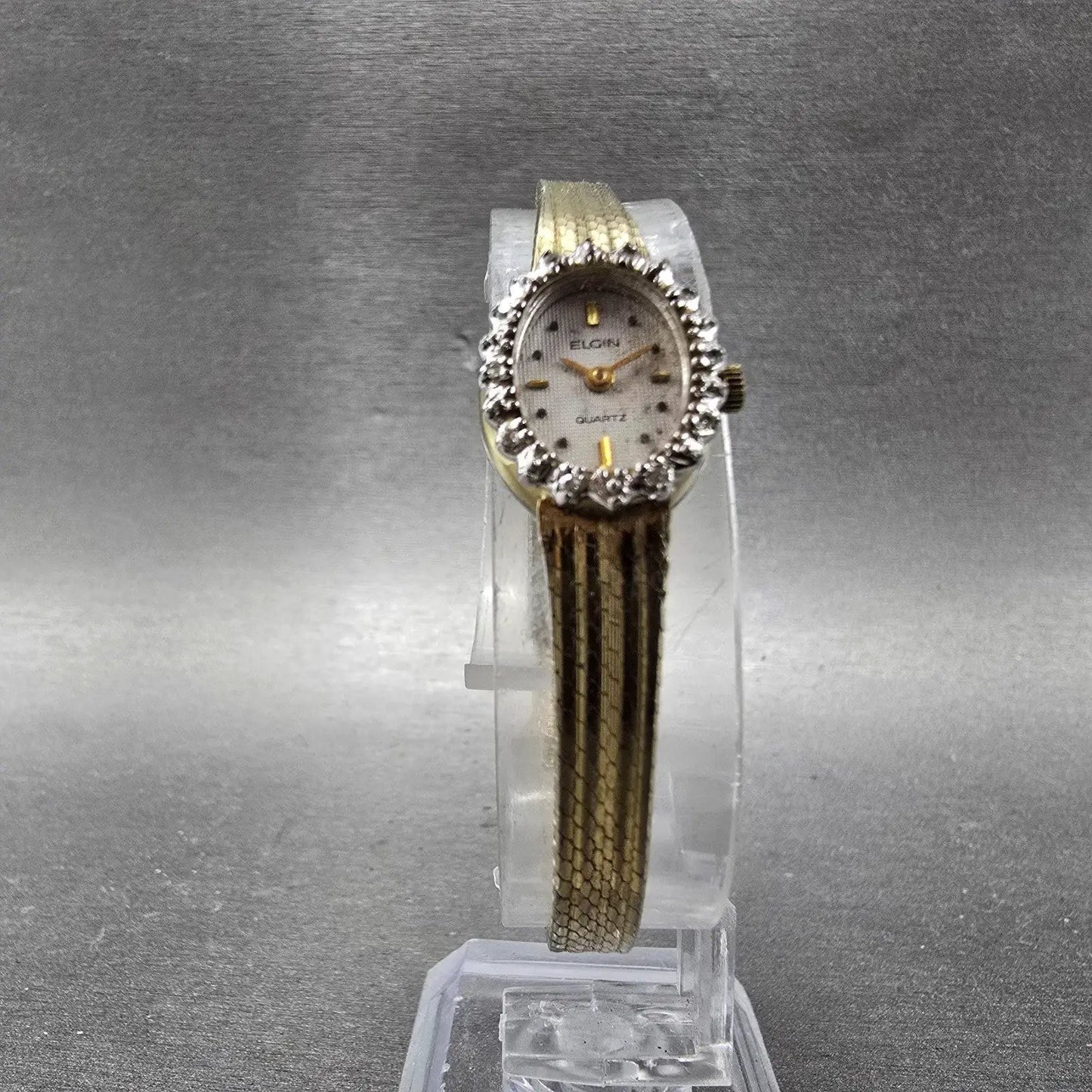Elgin Watch Women 15mm Silver Dial Gold Tone Oval Crystal Accent New Battery6