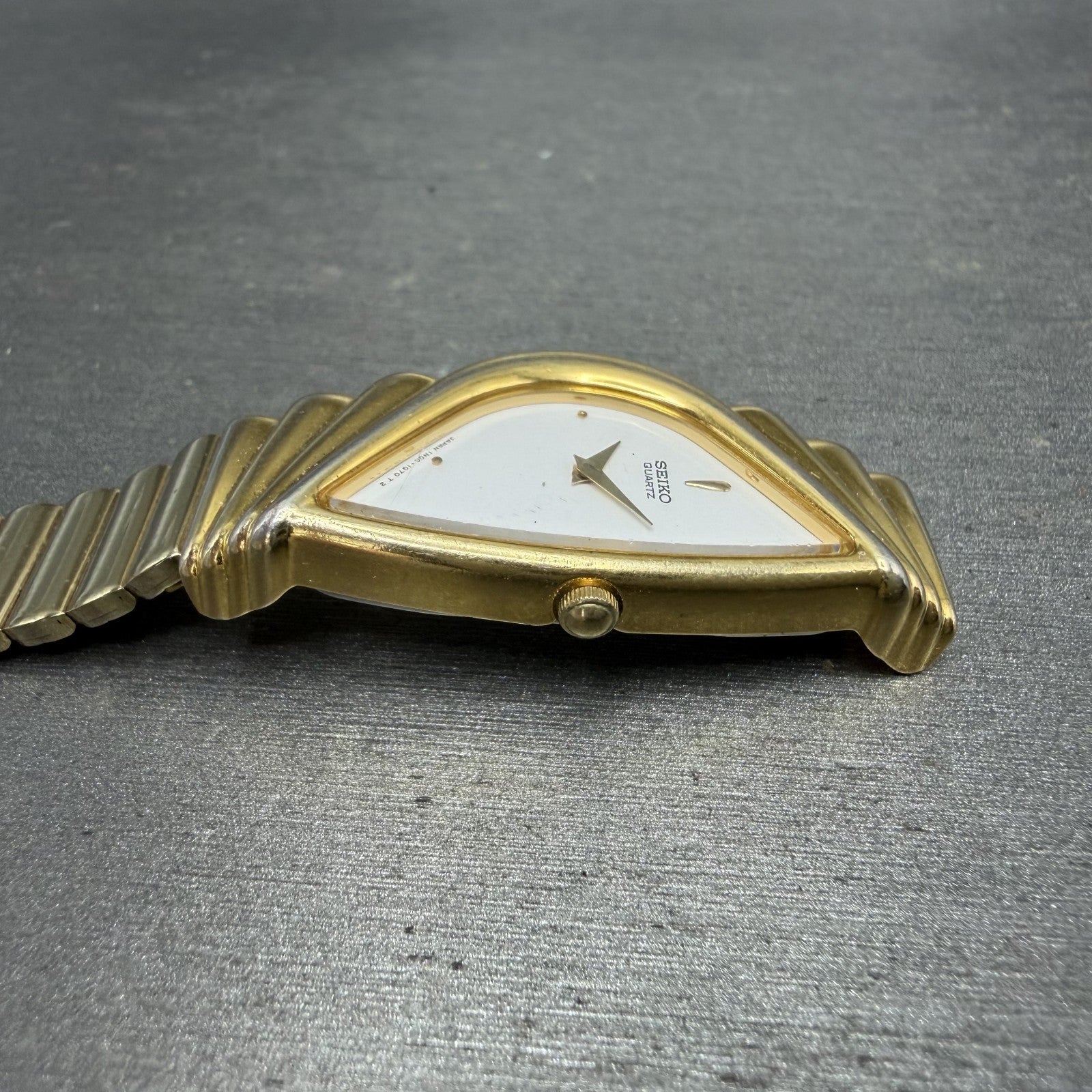 Seiko Half Moon Watch Women 20mm White Dial Gold Tone 1N00-5E09 New Battery5