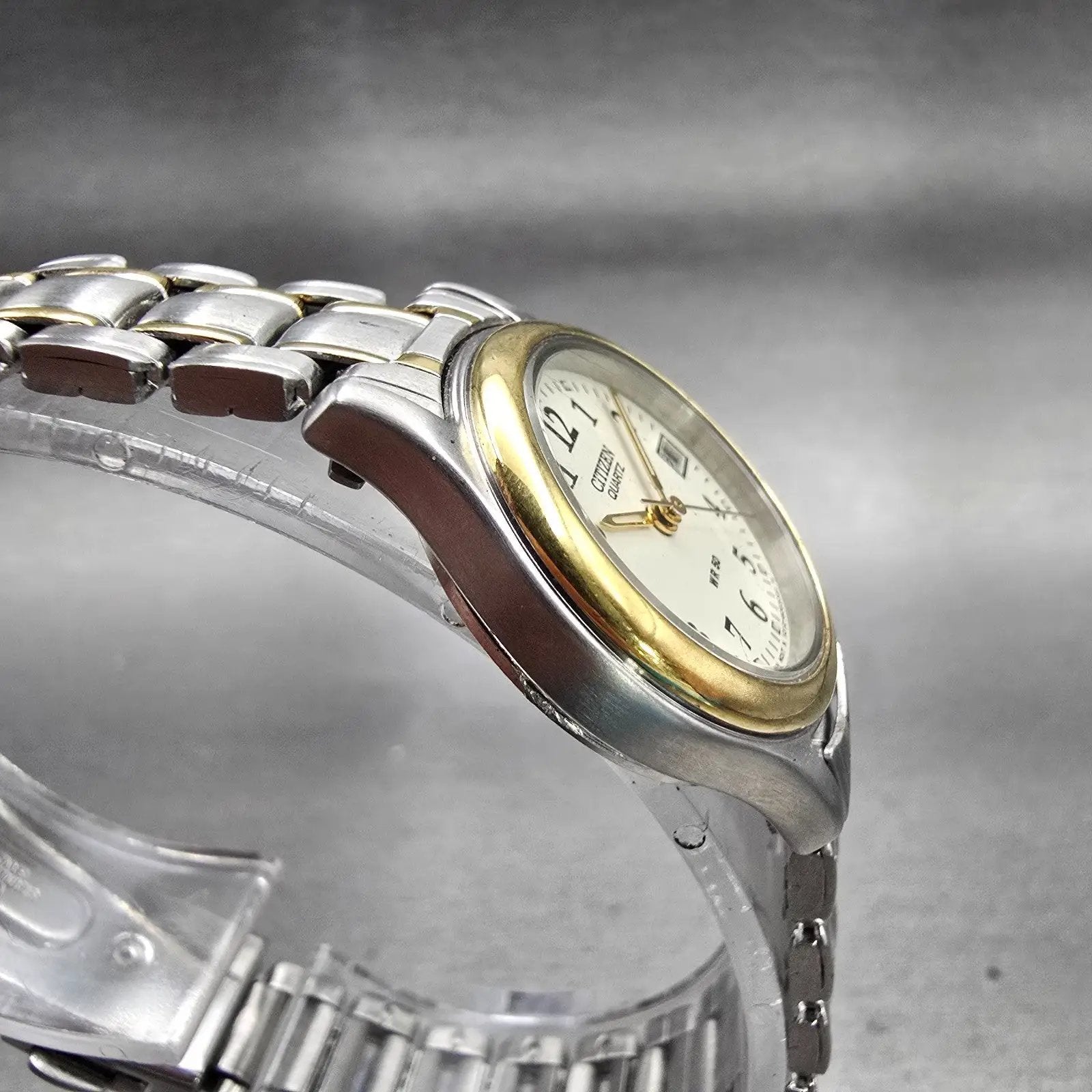 Citizen Watch Women 24mm Ivory Dial Two Tone Date Round 1012-S038375 New Batt LD3