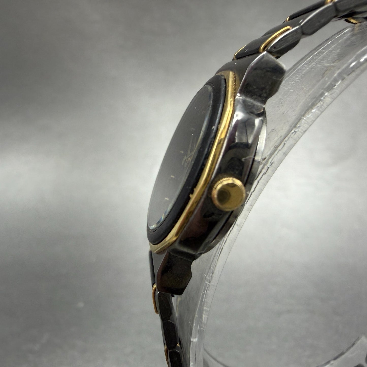 Seiko Watch Women 23mm Black Dial Black & Gold Tone 2P20-0200 New Battery VTG2