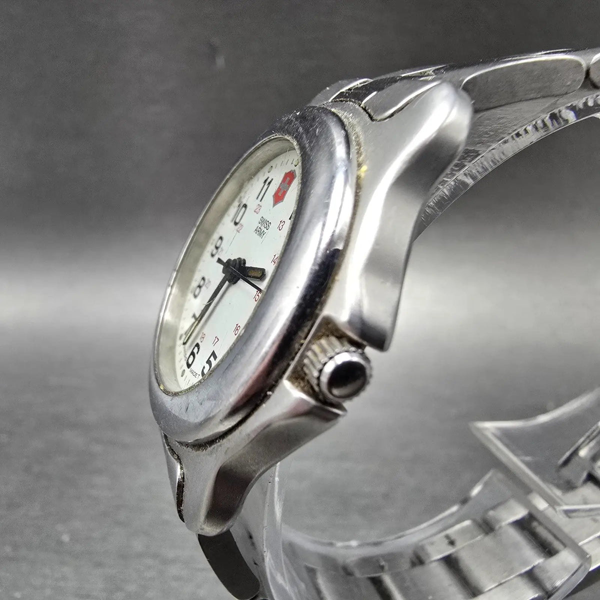 Victorinox Swiss Army Watch Women 29mm White Dial Date Round Bracelet PARTS VTG3