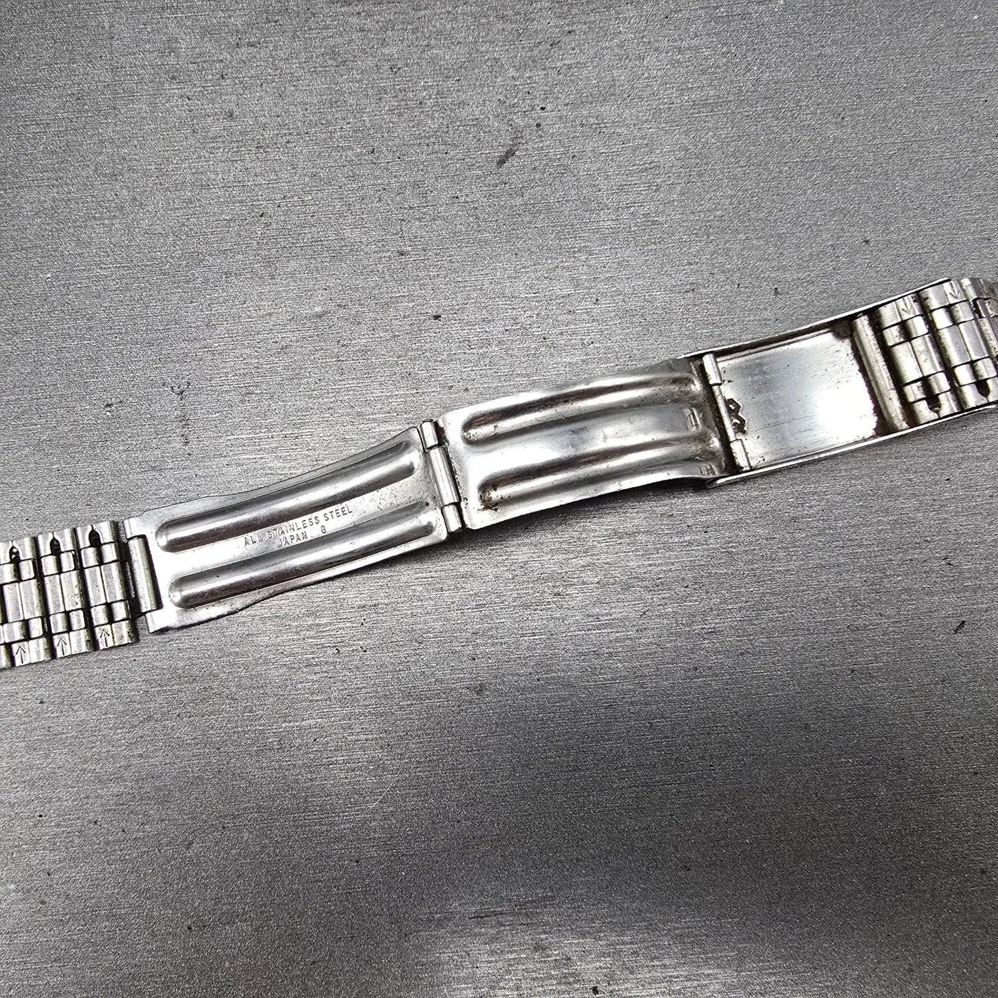 Seiko SQ Bracelet 20mm Stainless Steel Silver Tone Tri Folding Clasp VTG 6105015