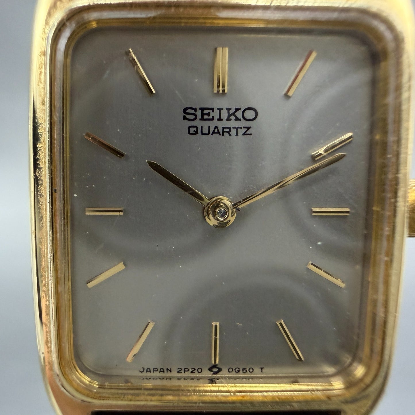 Seiko Tank Watch Women 19mm Gray Dial Gold Tone Rectangle 2P20-5E00 New Battery1