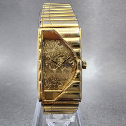 Seiko Half Moon Watch Women 17mm Champagne Dial Gold Tone 2p205j99 New Battery0