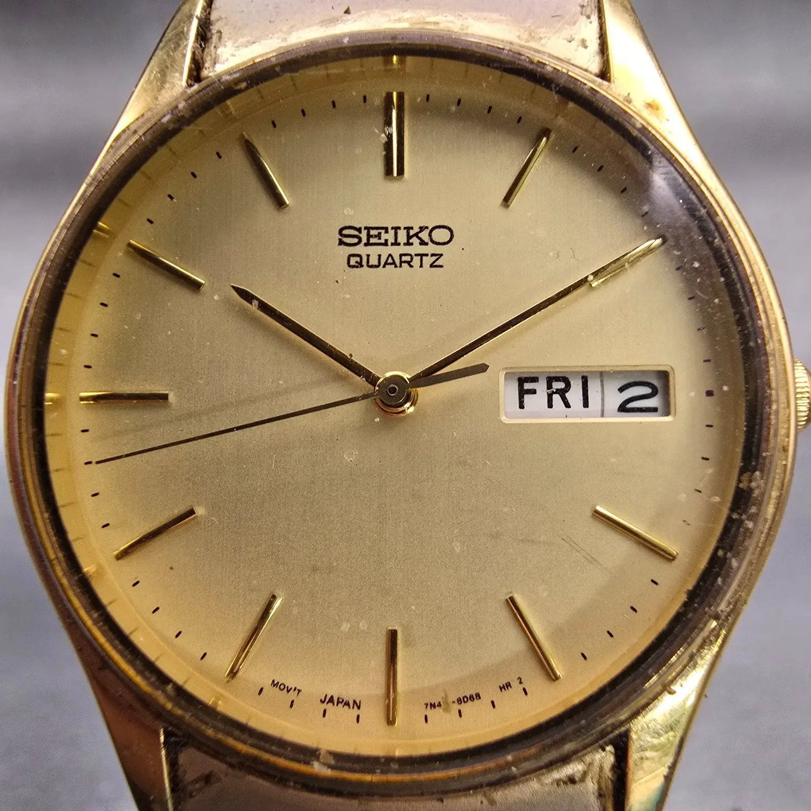 Seiko Watch Men 33mm Champagne Dial Gold Tone Daydate Round 7N43-8A89 New Batt G1