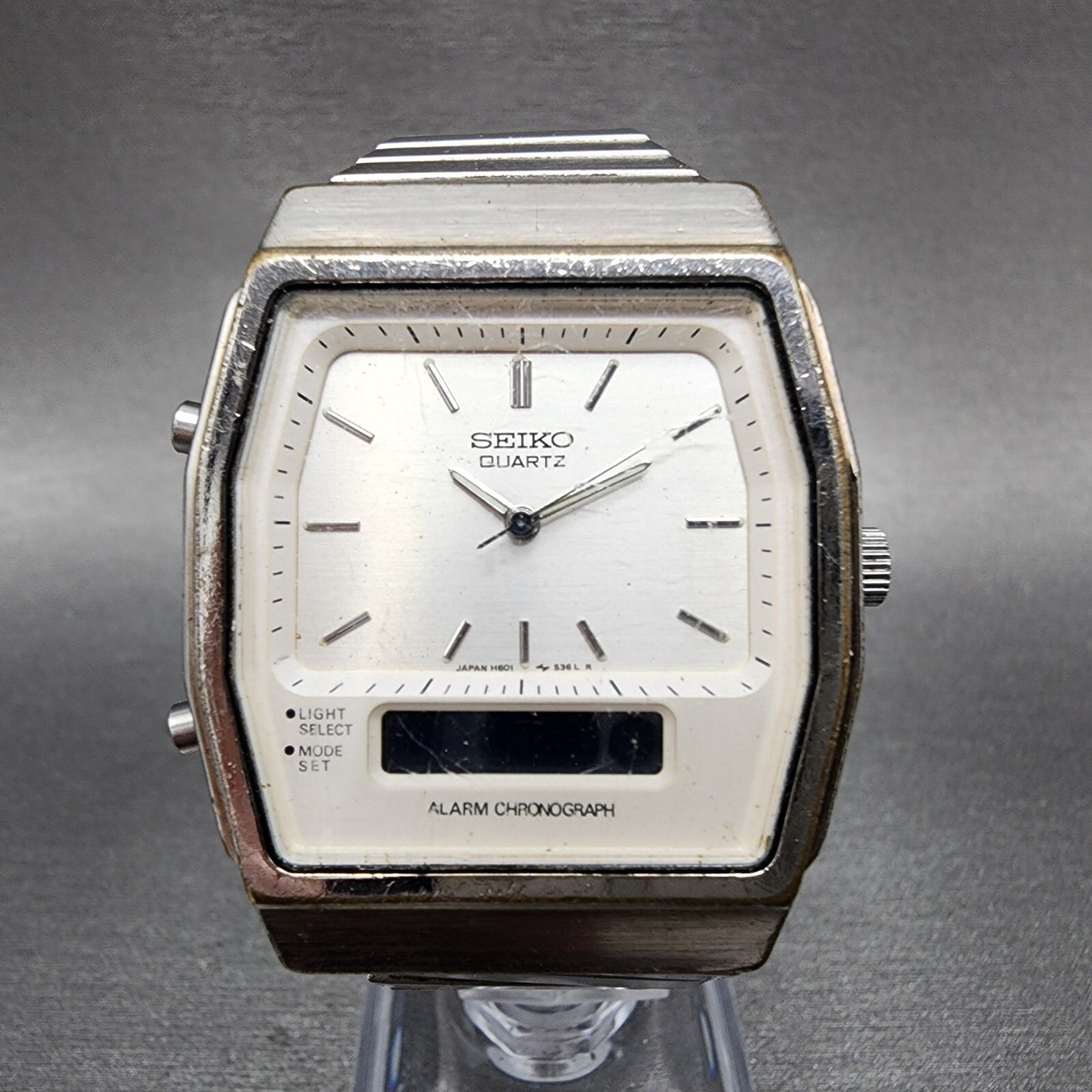Seiko Analog Digital Watch Men 33mm White Dial Silver Tone H6015400 PARTS0