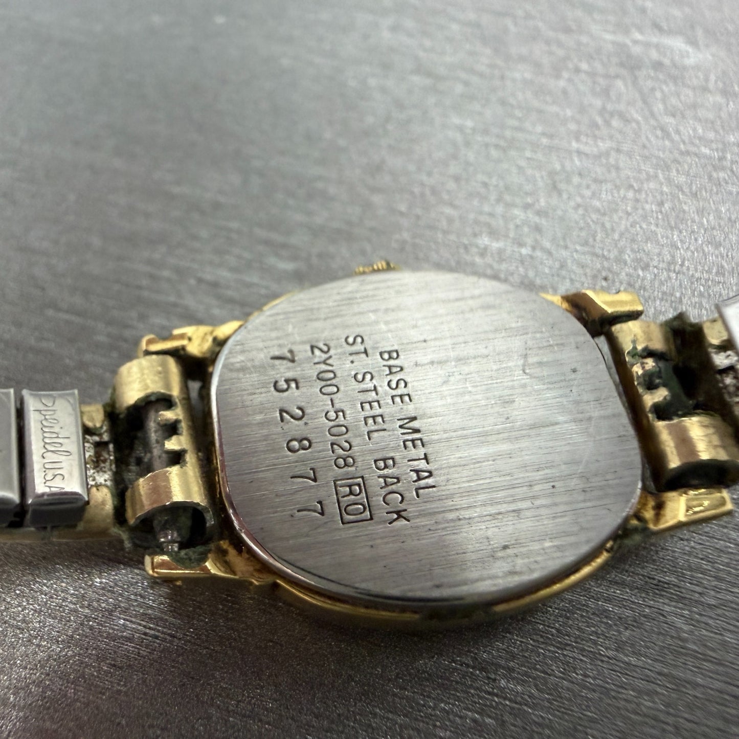 Seiko Watch Women 17mm Champagne Dial Gold Tone Rectangle 2Y00-5028 New Battery9