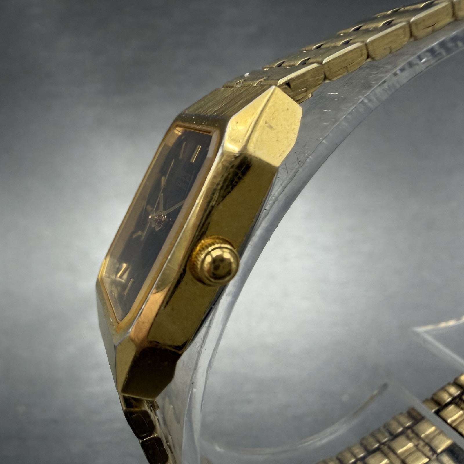 Seiko Tank Watch Women 17mm Black Dial Gold Tone 2Y01-5D20 Rectangle New Battery2