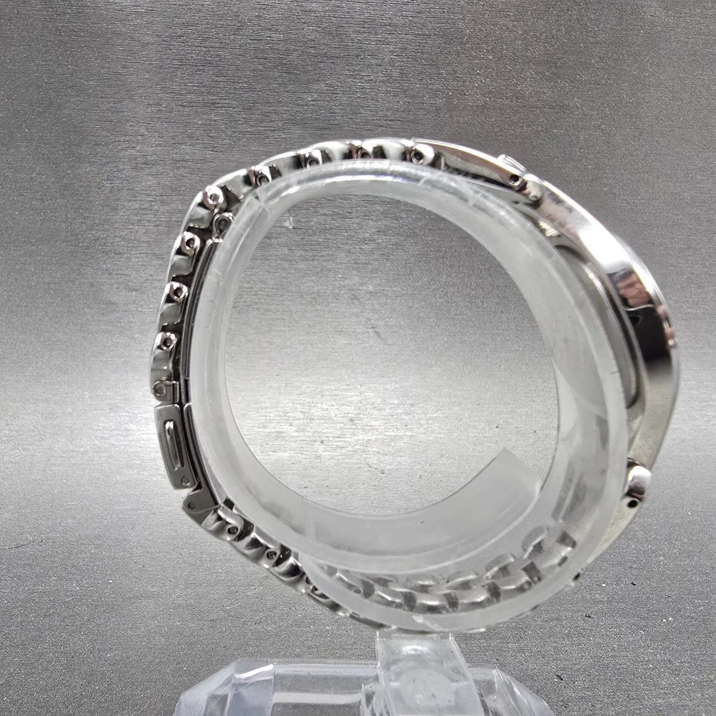 Seiko Solar Watch Women 23mm MOP Dial Silver Tone Round V115-0AP0 Runs9