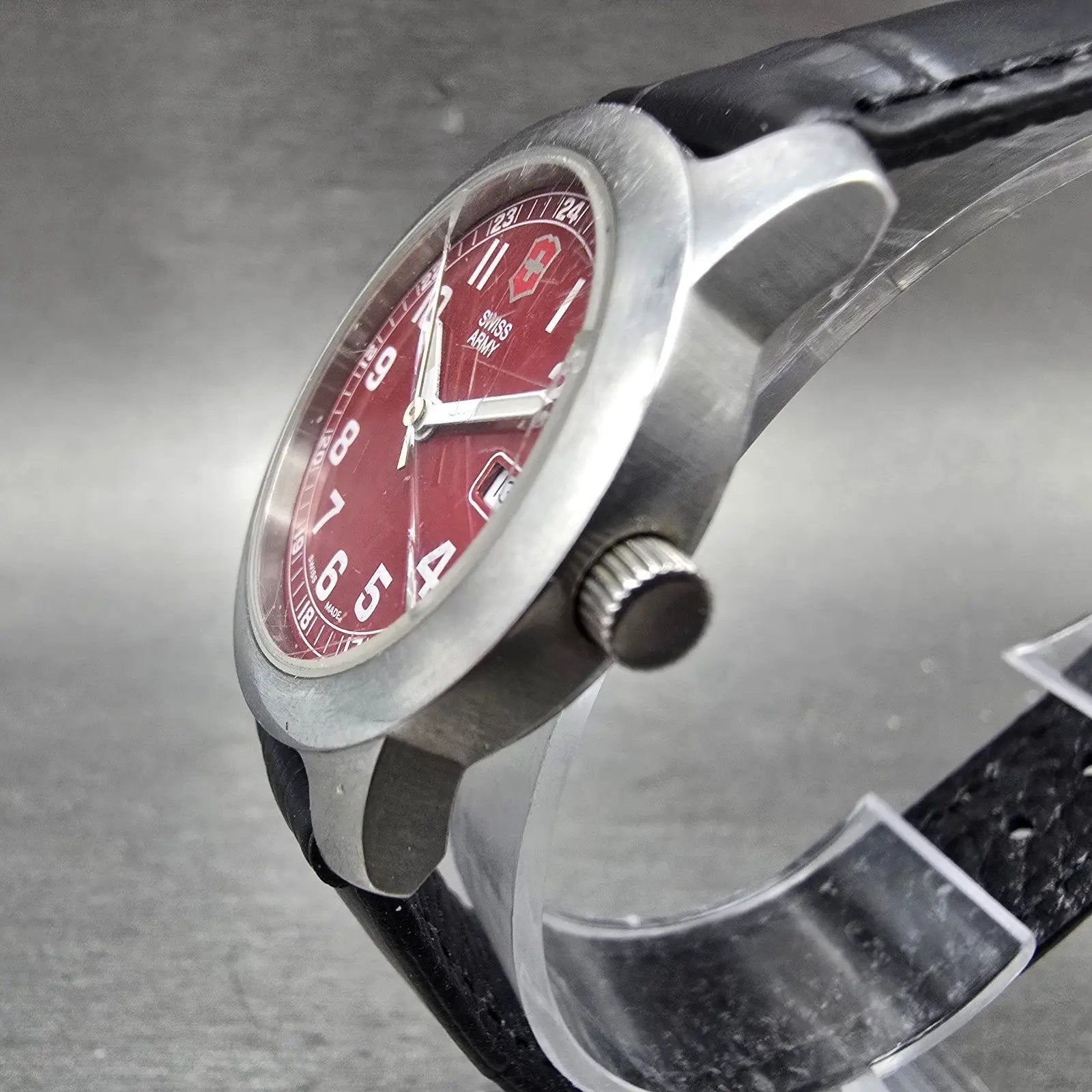 Victorinox Swiss Army Watch Women 30mm Red Dial Silver Tone Date New Battery UJD2