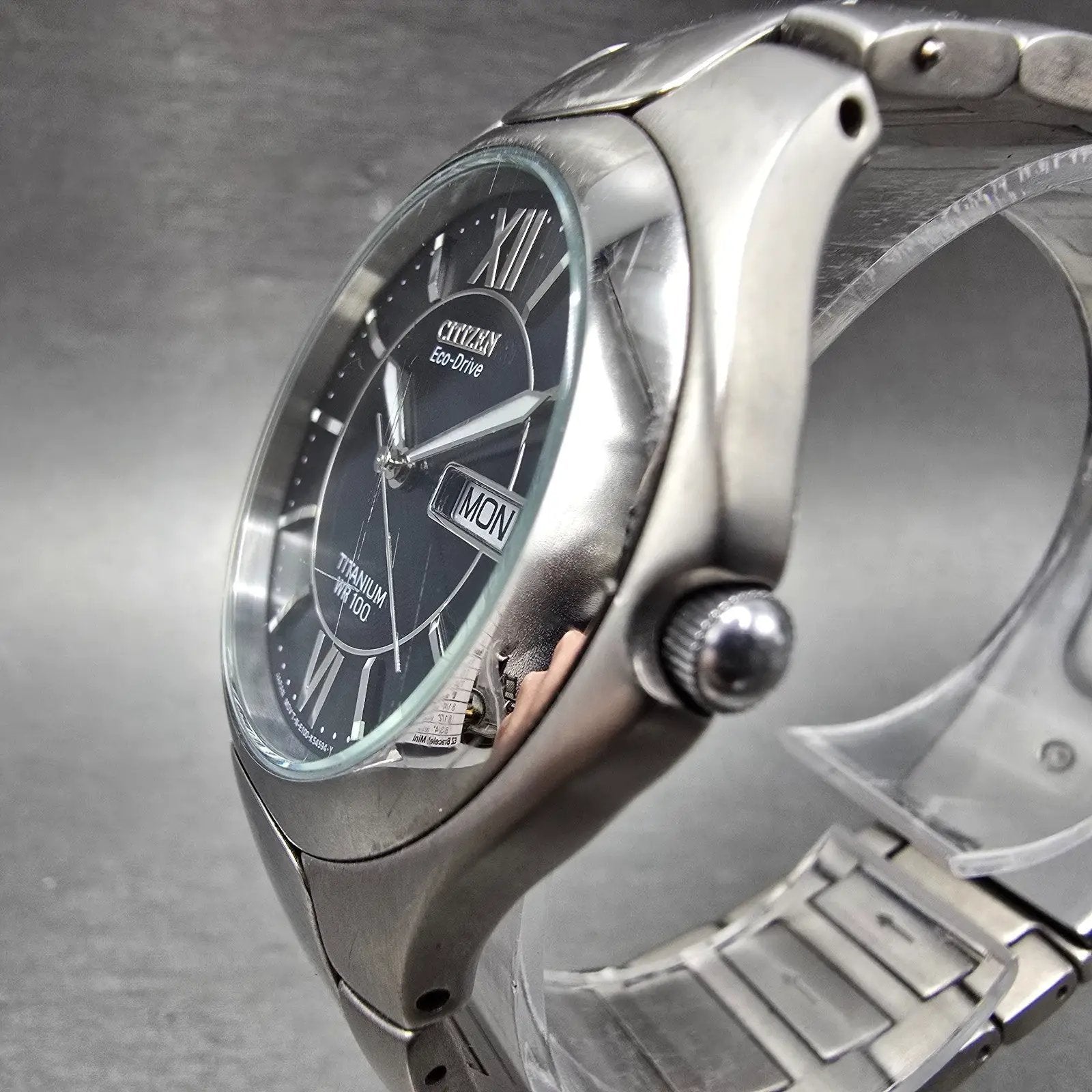 Citizen Eco-Drive Watch Men 37mm Black Dial Titanium Daydate E101-K18434 Runs2