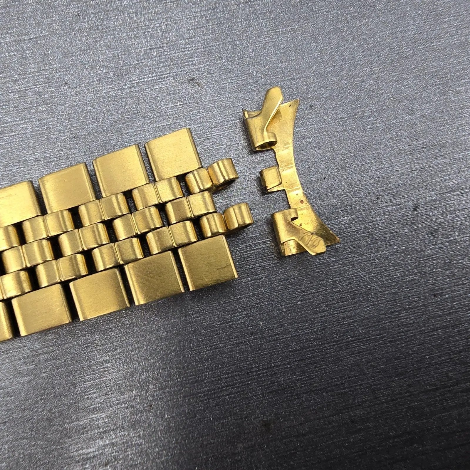 Bulova Bracelet Gold Tone 19mm Stainless Steel Y10 READ!!!!!!! Tri Folding Clasp14