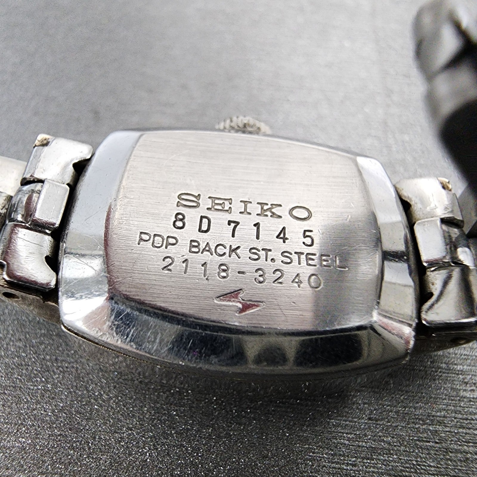 Seiko Chorus Tank Watch Women 17mm Silver Dial Silver Tone Rectangle Manual Runs8