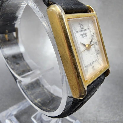 Seiko Tank Watch Women 18mm White Dial Gold Tone Rectangle 1N015A40 New Battery4